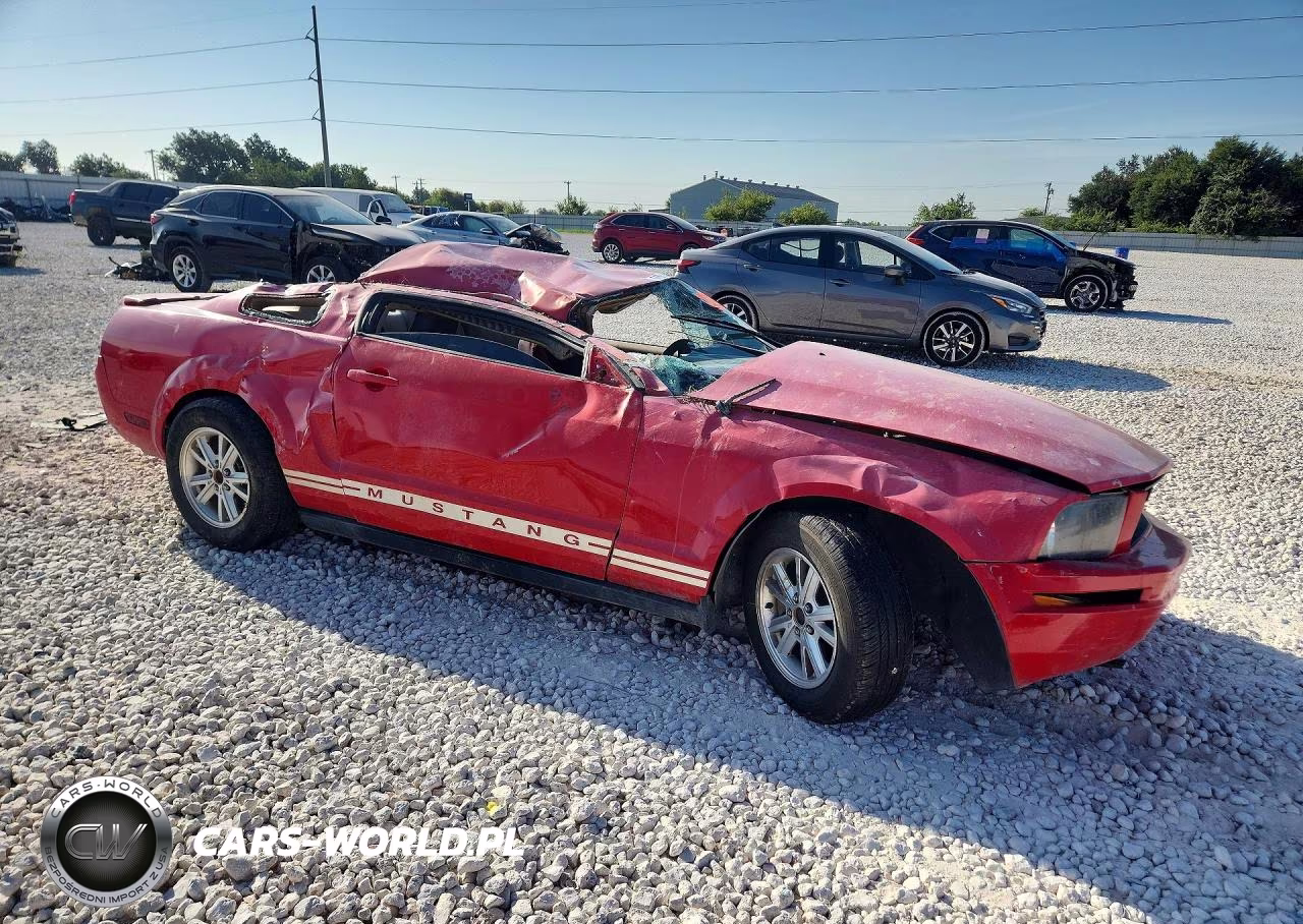 2007 Ford Mustang VIN:1ZVFT80N775247747 - 4