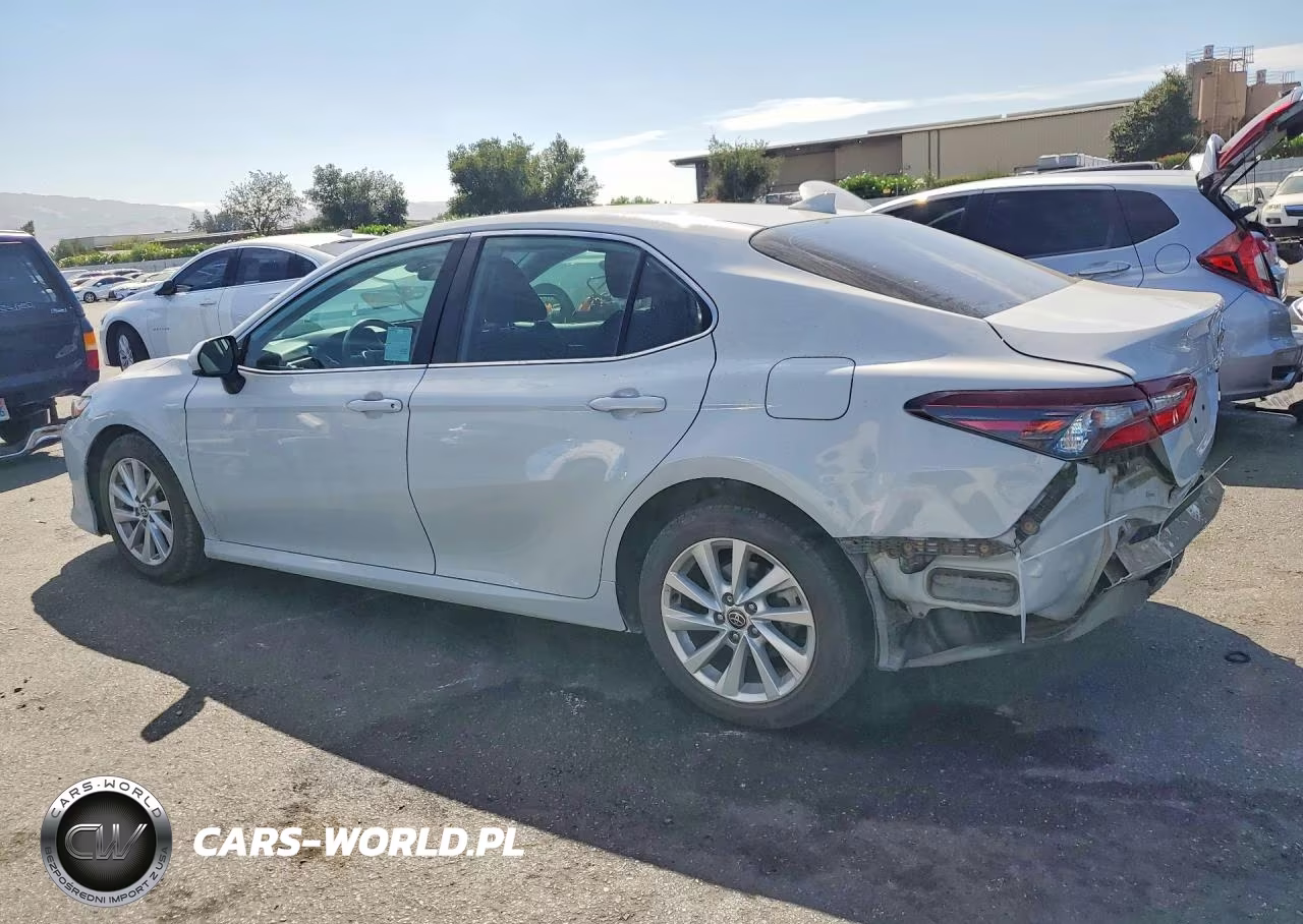 2022 Toyota Camry Le VIN:4T1C11AK7NU017082 - 2