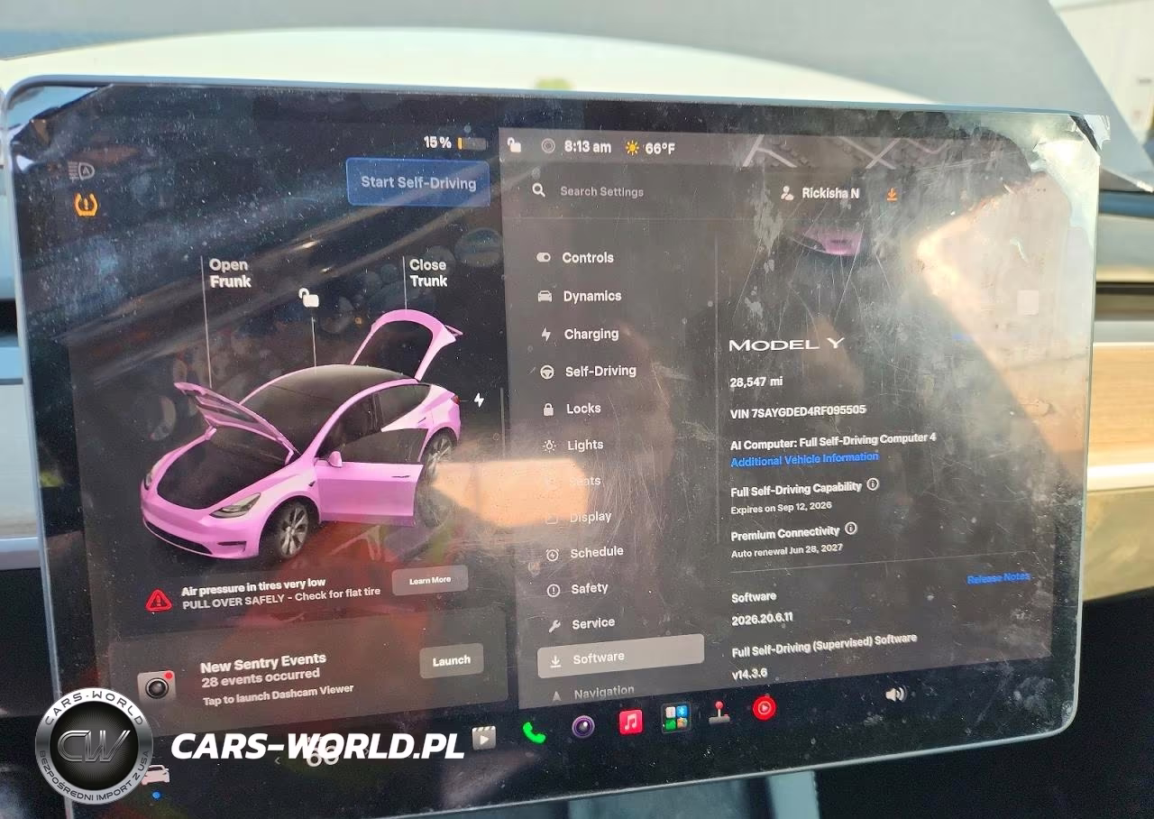 2024 Tesla Model Y VIN:7SAYGDED4RF095505 - 9