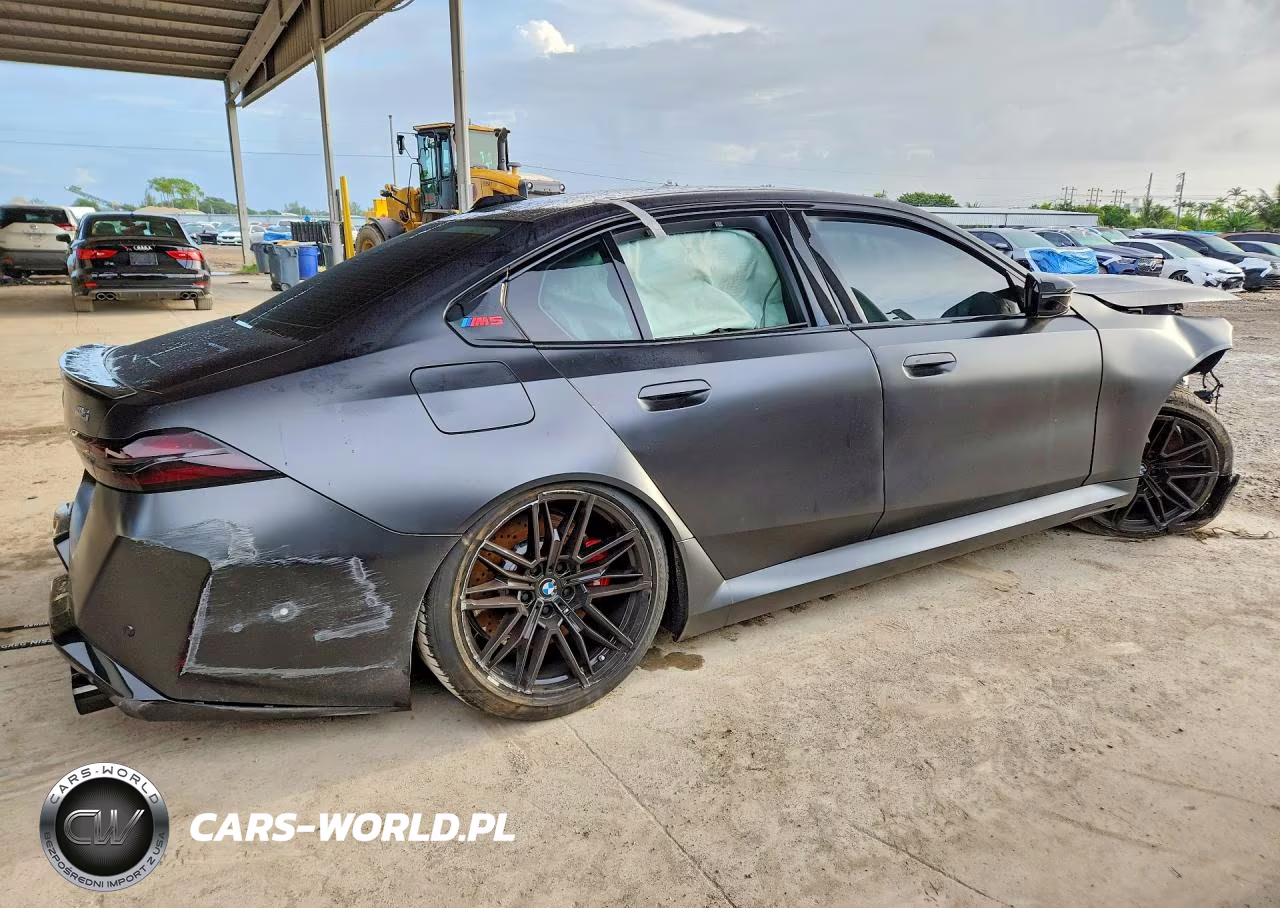 2025 BMW M5 VIN:WBS83FK02SCT94024 - 3