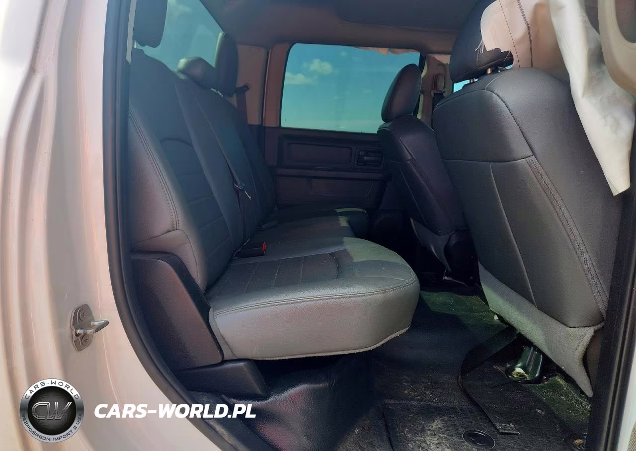 2019 Ram 1500 Classic Tradesman VIN:1C6RR6KM7KS723004 - 10