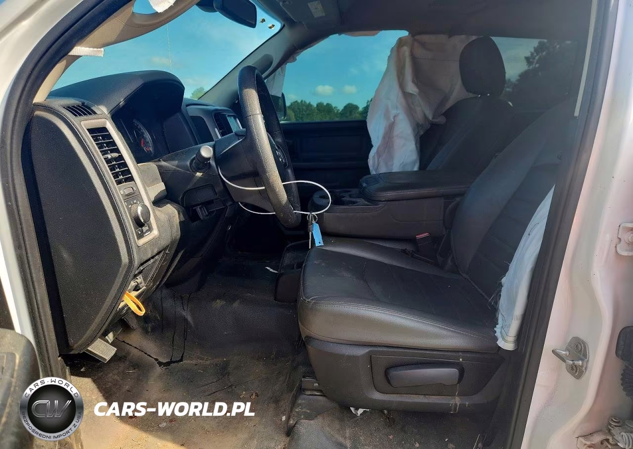 2019 Ram 1500 Classic Tradesman VIN:1C6RR6KM7KS723004 - 7