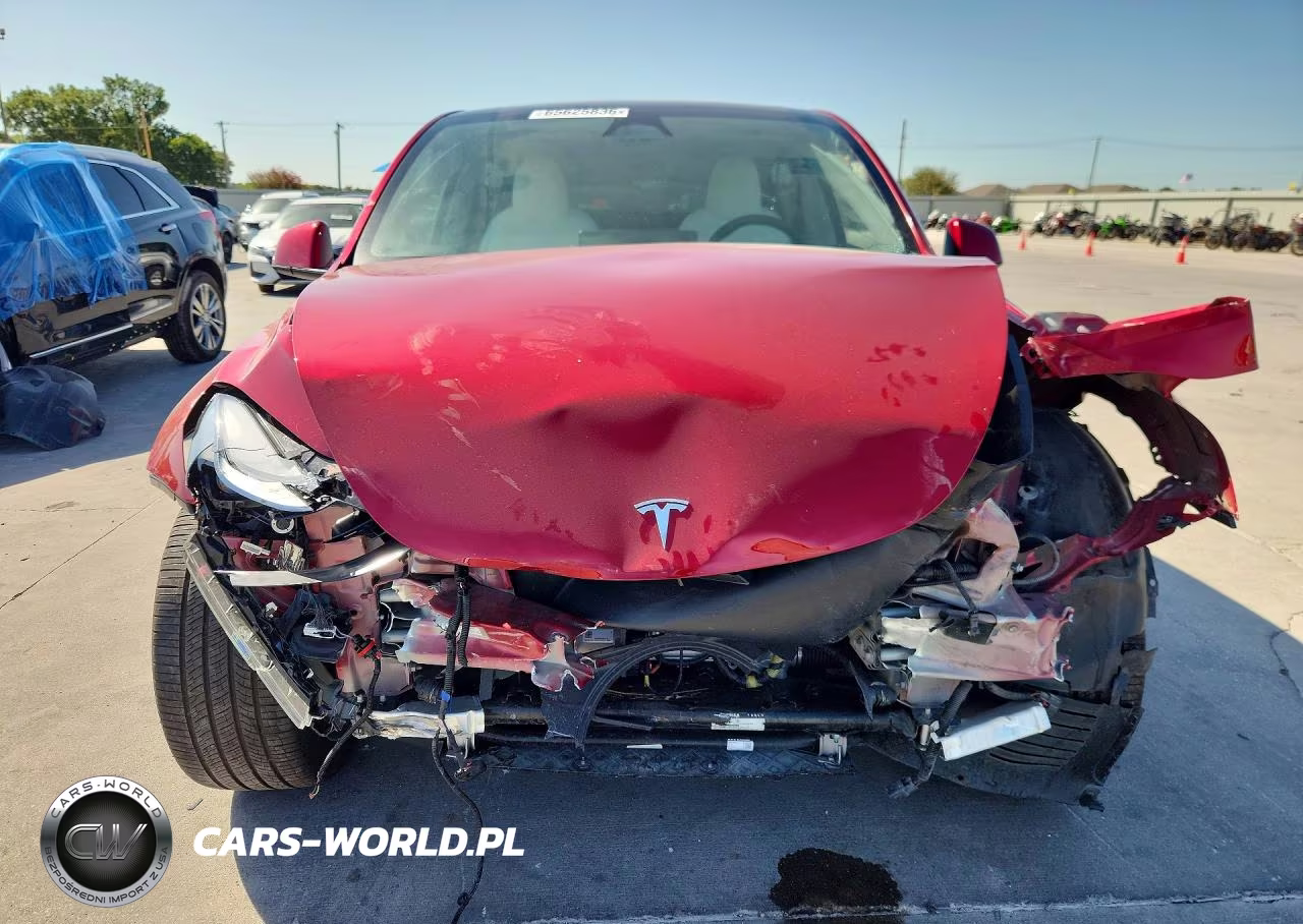 2024 Tesla Model Y VIN:7SAYGDED5RA306465 - 5