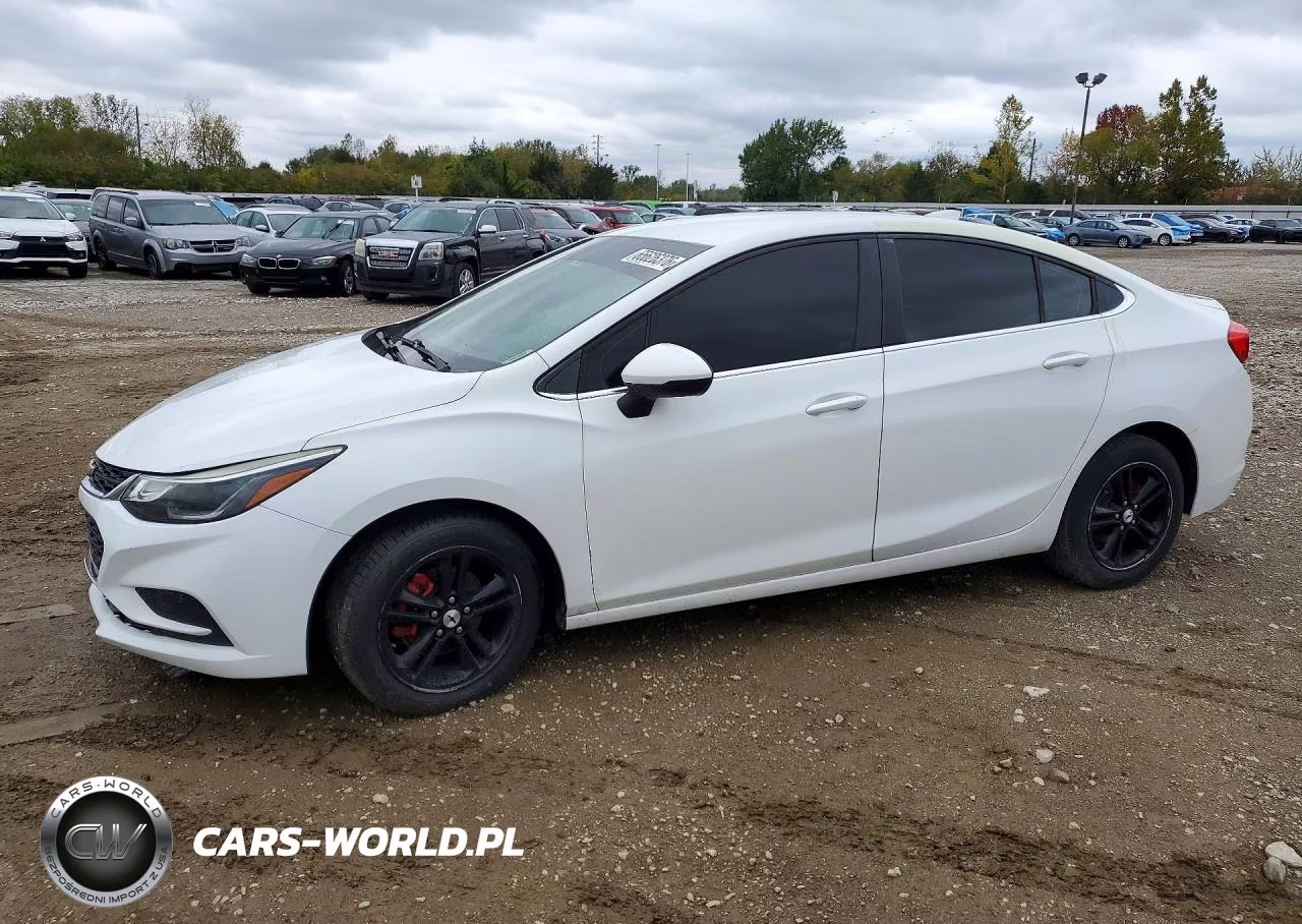 2018 Chevrolet Cruze Lt VIN:1G1BE5SM9J7181110 - 1
