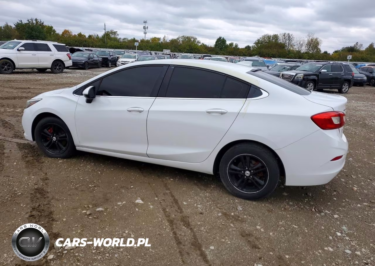 2018 Chevrolet Cruze Lt VIN:1G1BE5SM9J7181110 - 2