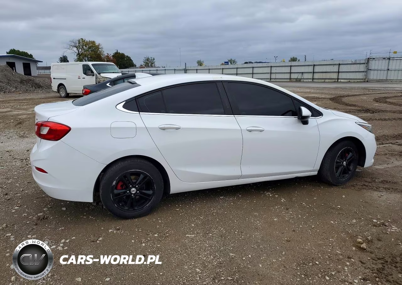 2018 Chevrolet Cruze Lt VIN:1G1BE5SM9J7181110 - 3