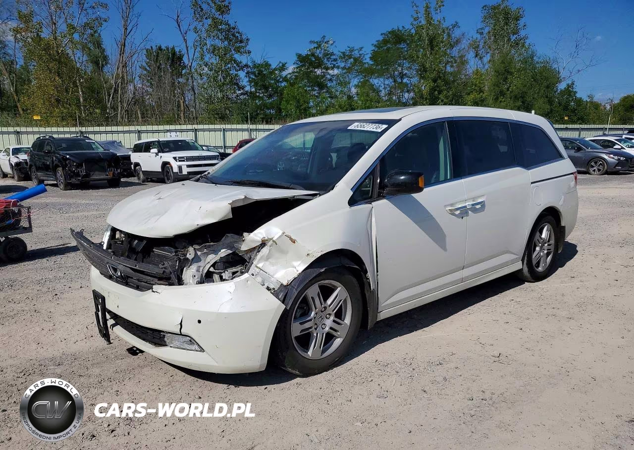 2013 Honda Odyssey Touring – zdjęcie 1 z 13