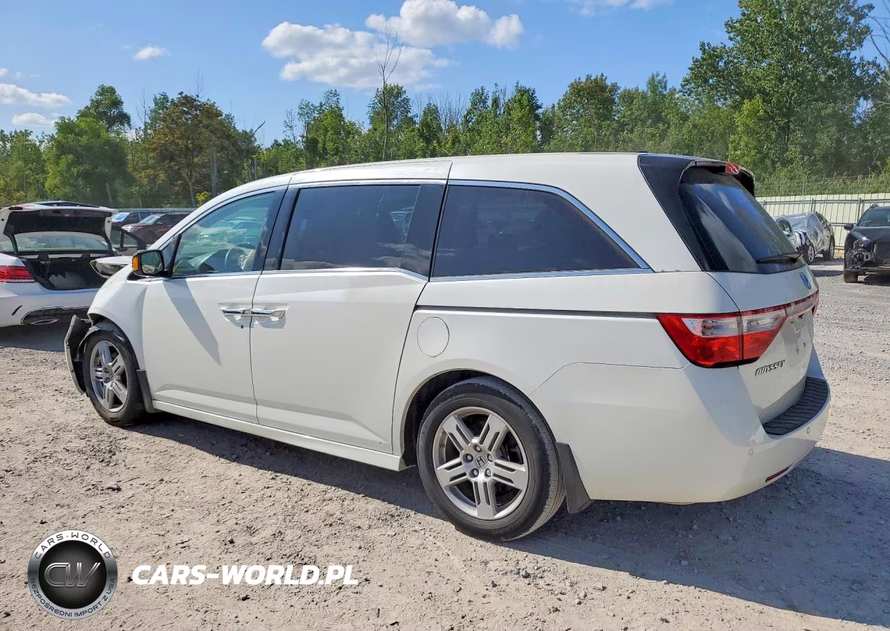 2013 Honda Odyssey Touring VIN:5FNRL5H97DB007744 - 2