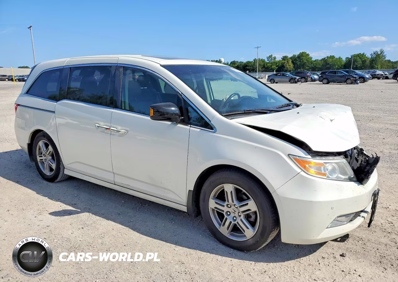 2013 Honda Odyssey Touring VIN:5FNRL5H97DB007744 - 4