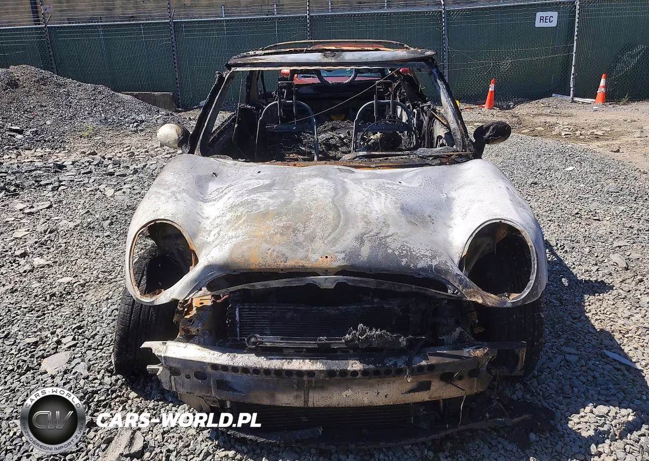 2006 Mini Cooper VIN:WMWRF33536TG14546 - 5