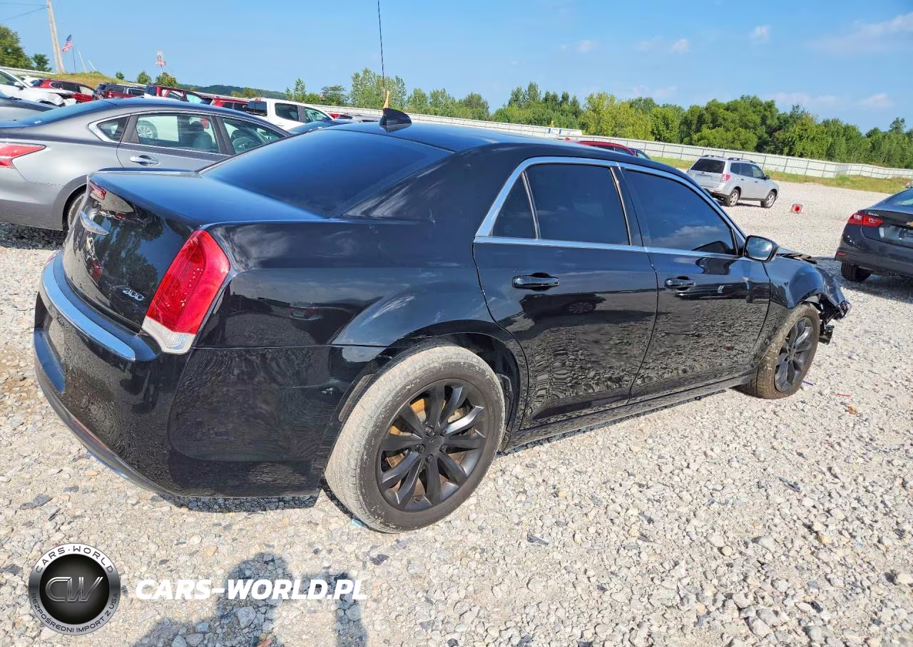 2016 Chrysler 300 Limited VIN:2C3CCARG6GH262044 - 3