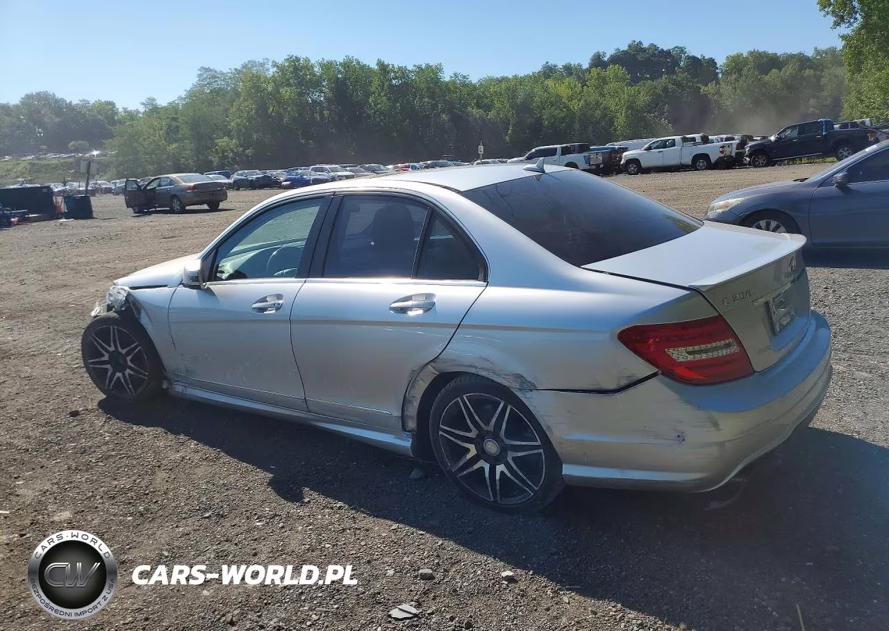 2014 Mercedes-Benz C 250 VIN:WDDGF4HB0ER320924 - 2