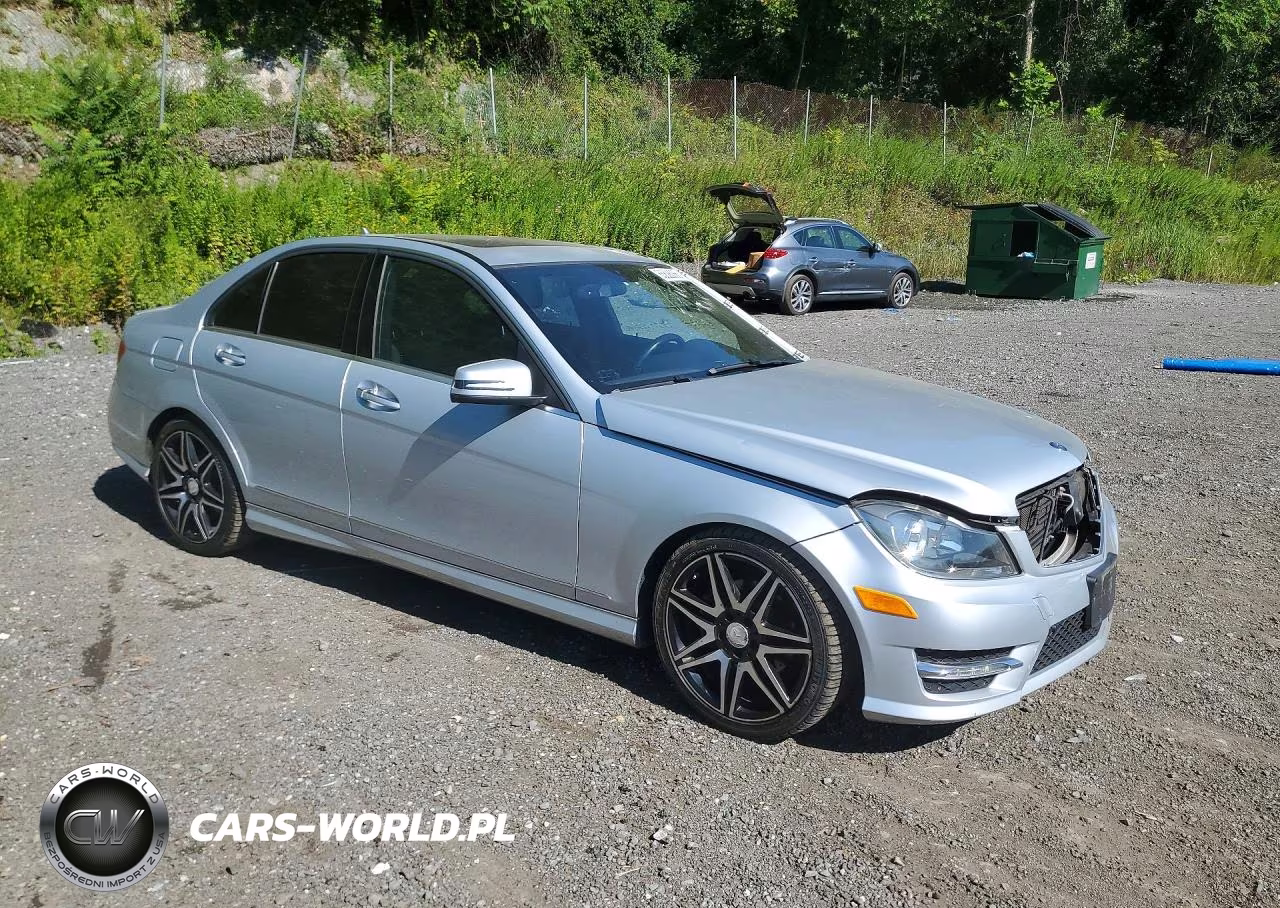 2014 Mercedes-Benz C 250 VIN:WDDGF4HB0ER320924 - 4