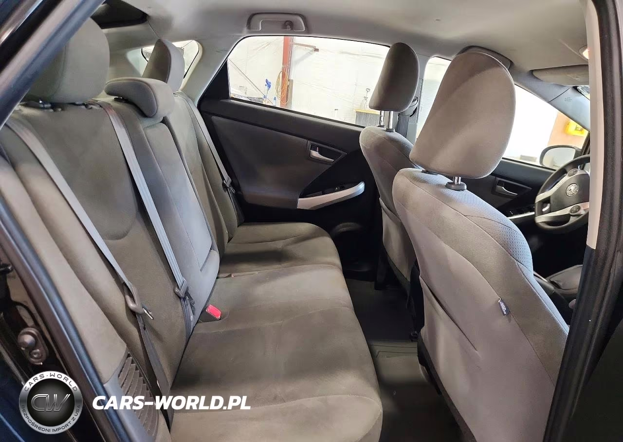 2015 Toyota Prius Two VIN:JTDKN3DU8F0394672 - 10