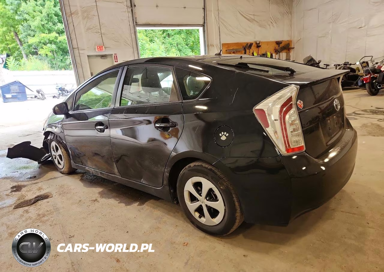 2015 Toyota Prius Two VIN:JTDKN3DU8F0394672 - 2