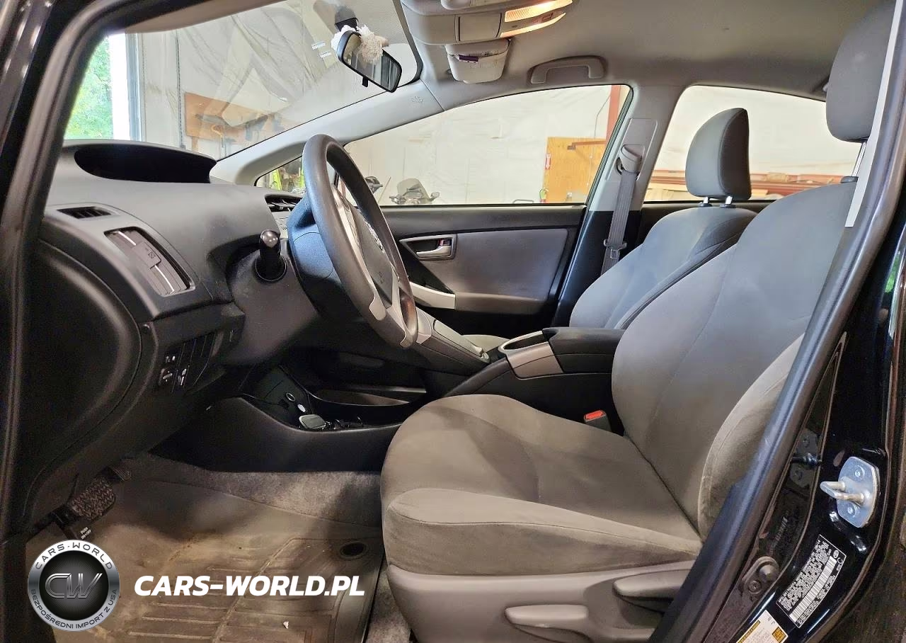 2015 Toyota Prius Two VIN:JTDKN3DU8F0394672 - 7