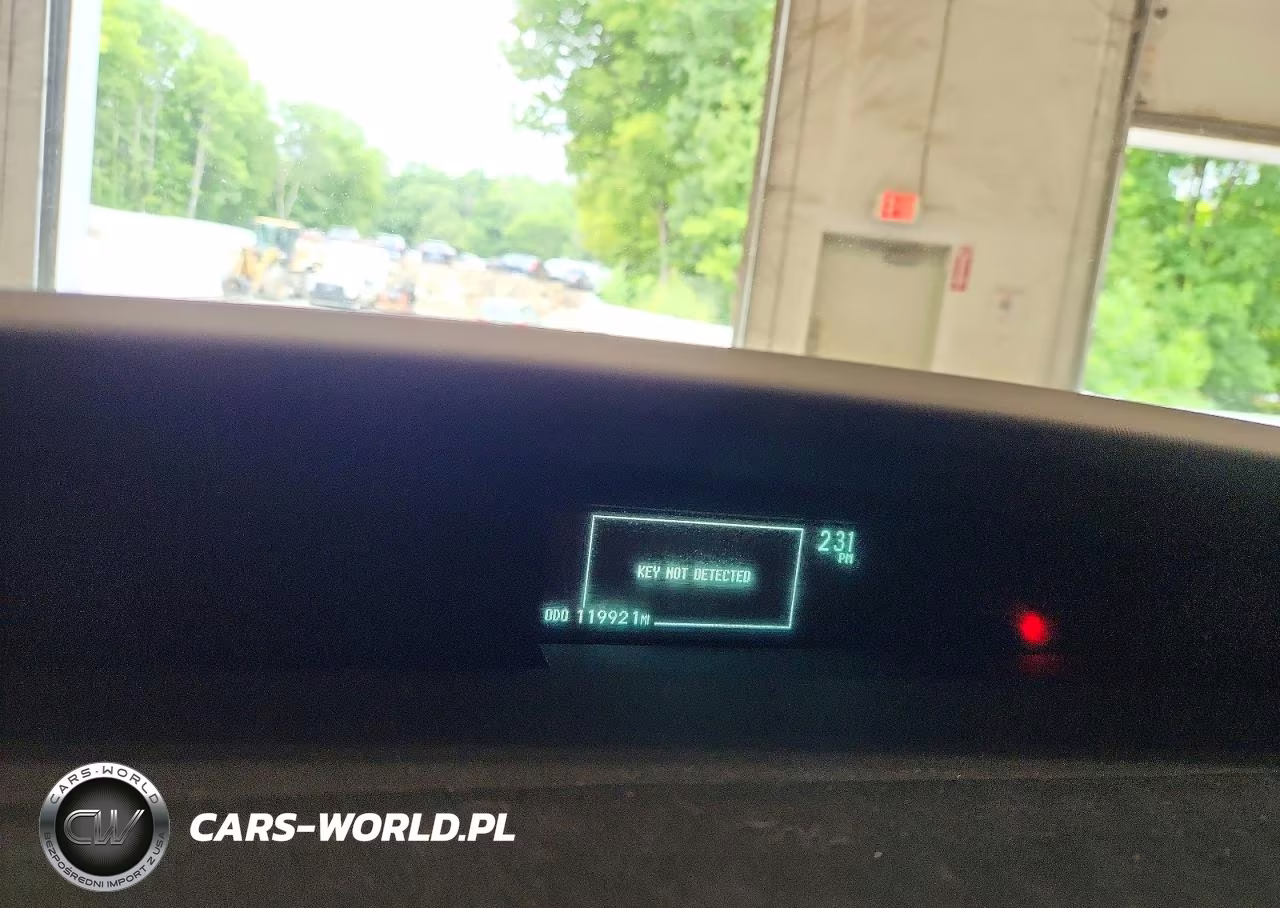 2015 Toyota Prius Two VIN:JTDKN3DU8F0394672 - 9