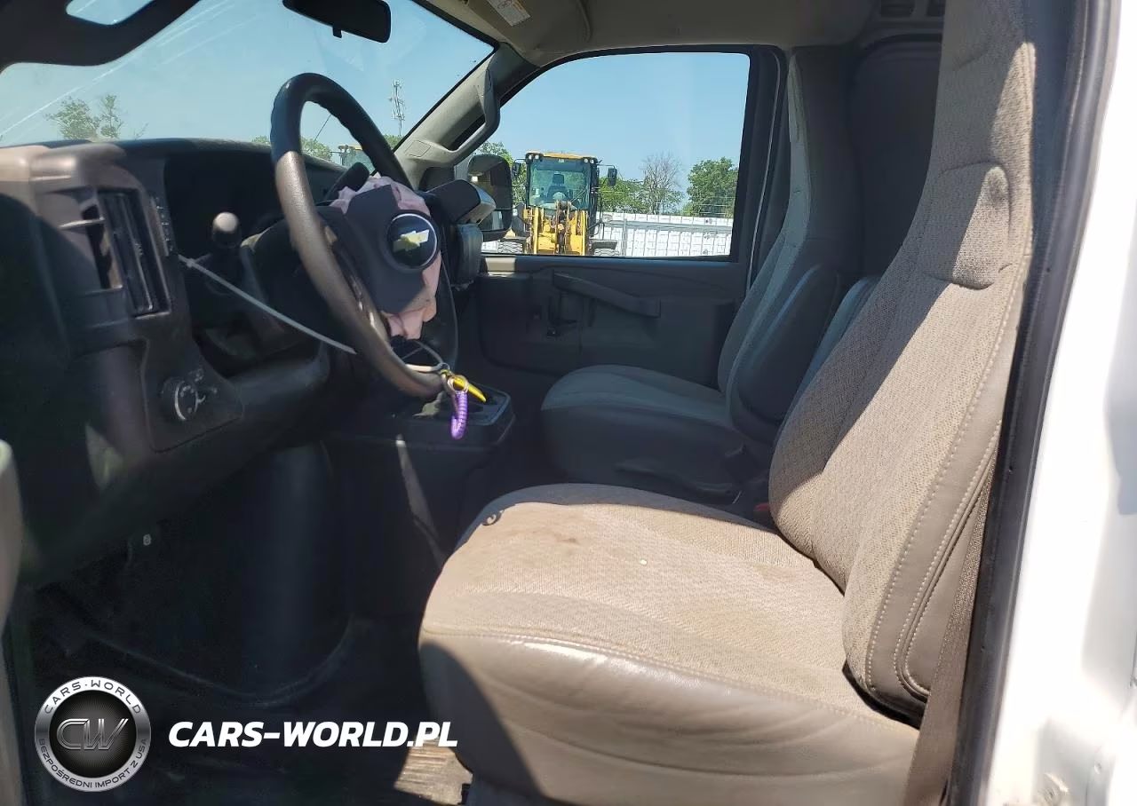 2023 Chevrolet Express 2500 Cargo Delivery Van VIN:1GCWGAFPXP1115550 - 7