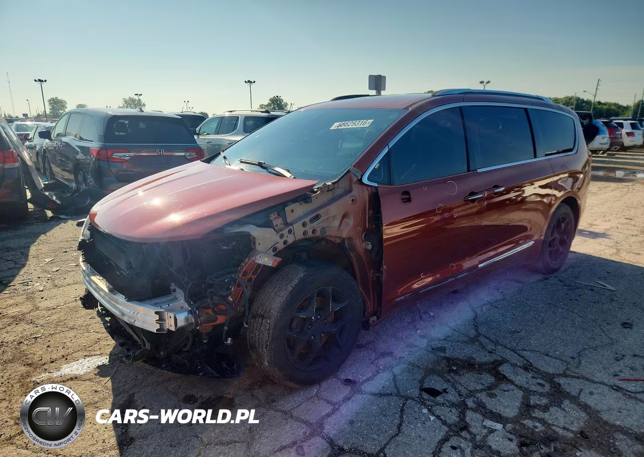 2018 Chrysler Pacifica Touring L Plus VIN:2C4RC1EG3JR271006 - 1