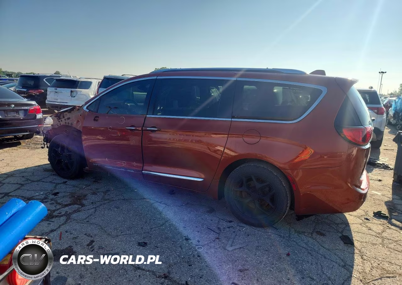 2018 Chrysler Pacifica Touring L Plus VIN:2C4RC1EG3JR271006 - 2