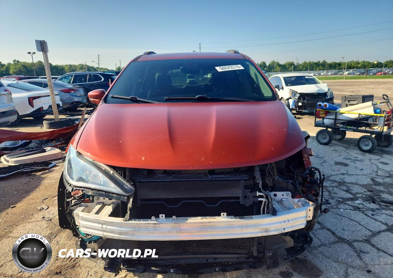 2018 Chrysler Pacifica Touring L Plus VIN:2C4RC1EG3JR271006 - 5