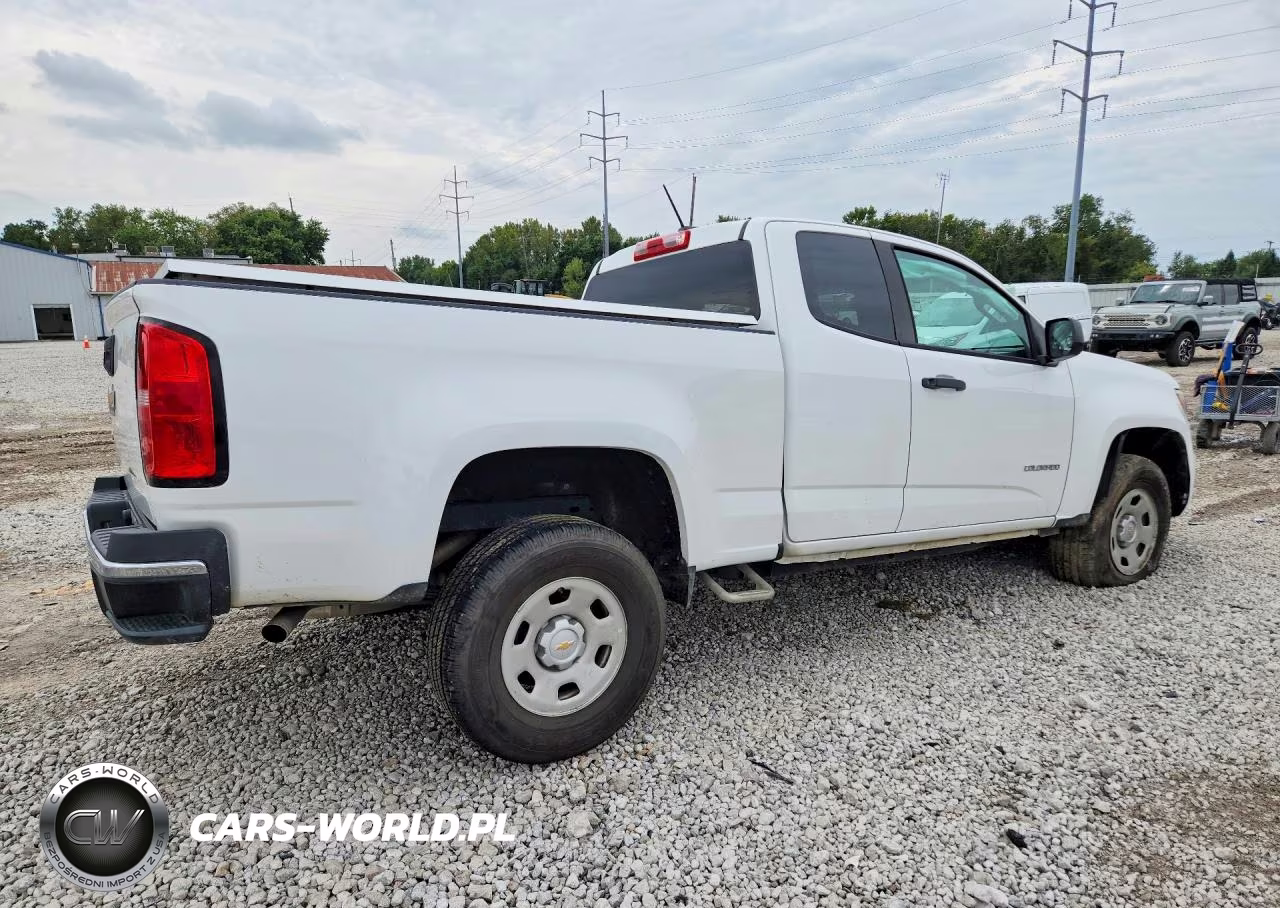 2018 Chevrolet Colorado VIN:1GCHSBEA8J1149553 - 3