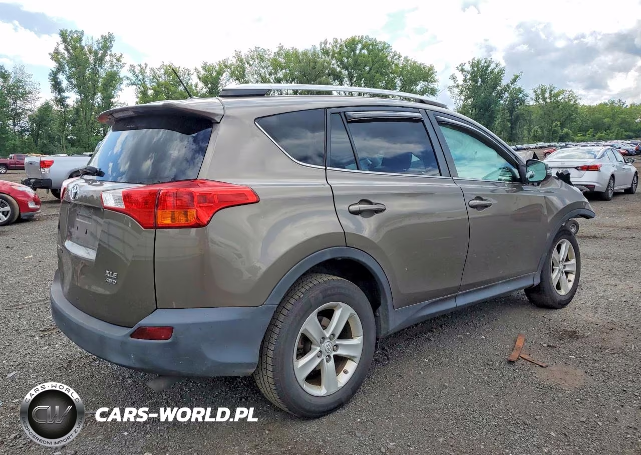 2014 Toyota Rav4 Xle VIN:2T3RFREV4EW156124 - 3