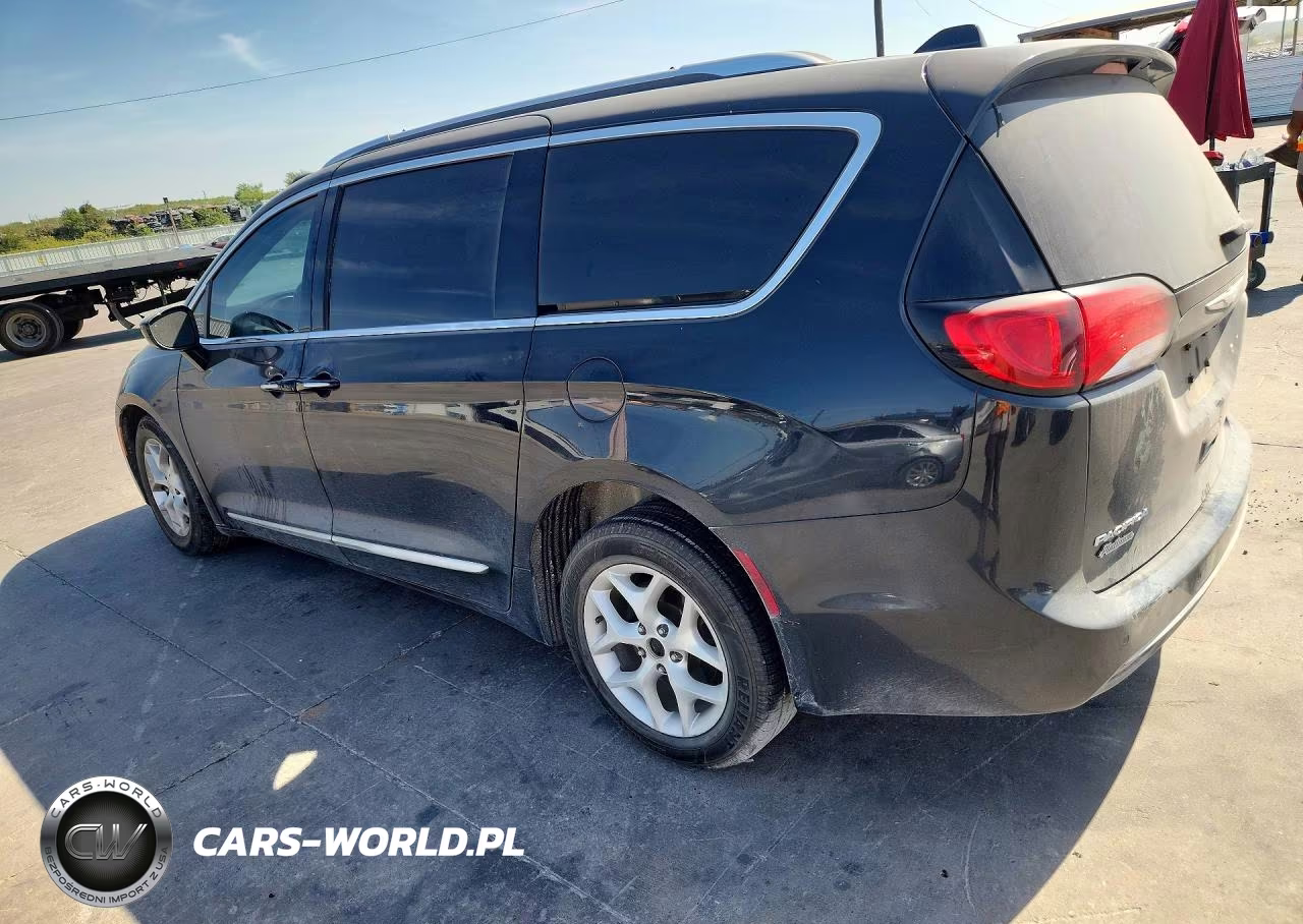 2017 Chrysler Pacifica Touring L Plus VIN:2C4RC1EG2HR669513 - 2