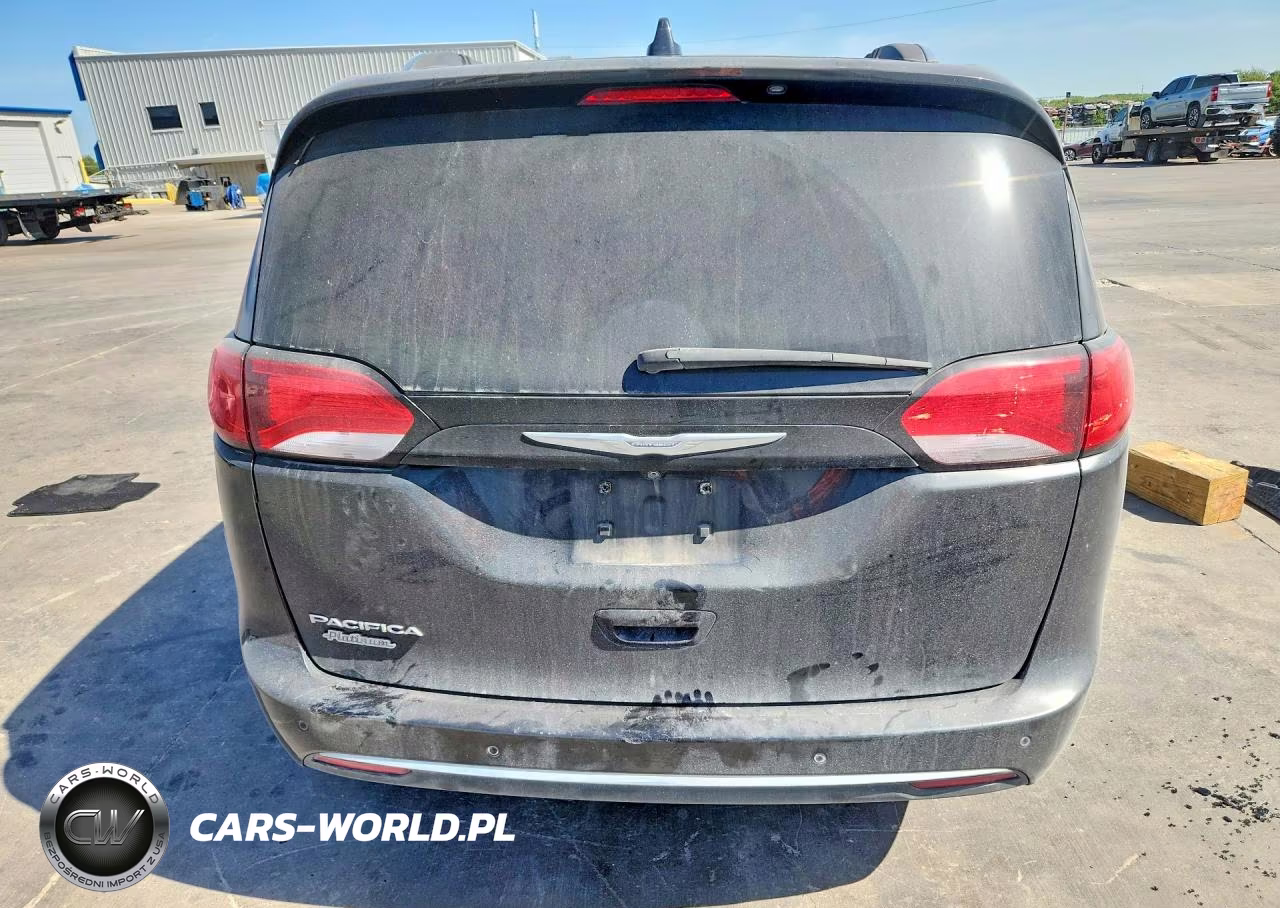 2017 Chrysler Pacifica Touring L Plus VIN:2C4RC1EG2HR669513 - 6