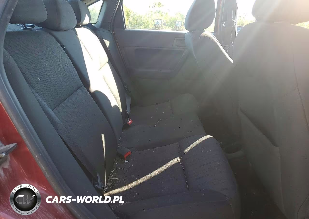 2010 Ford Focus Se VIN:1FAHP3FN5AW278979 - 10