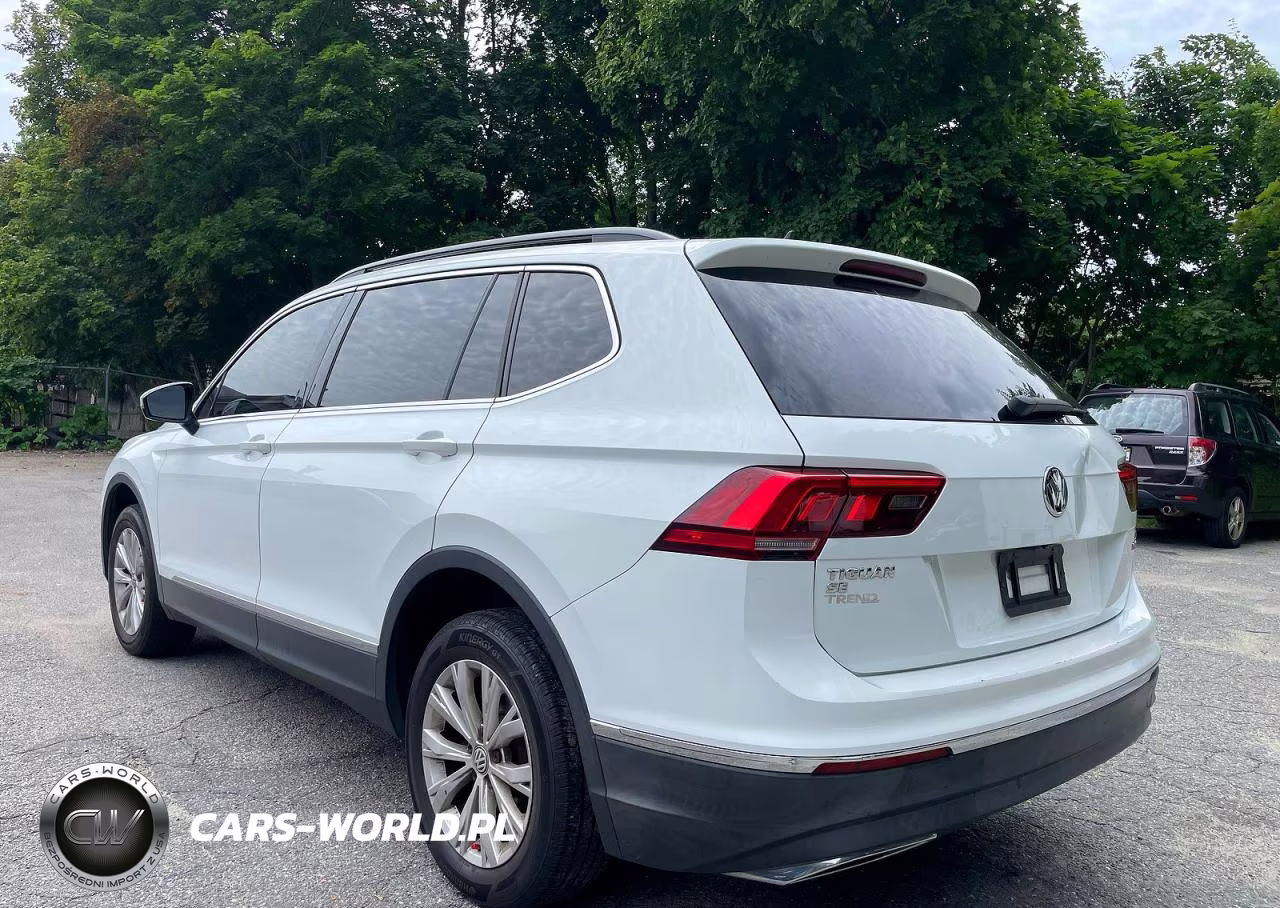 2018 Volkswagen Tiguan Se VIN:3VV2B7AX2JM071188 - 3