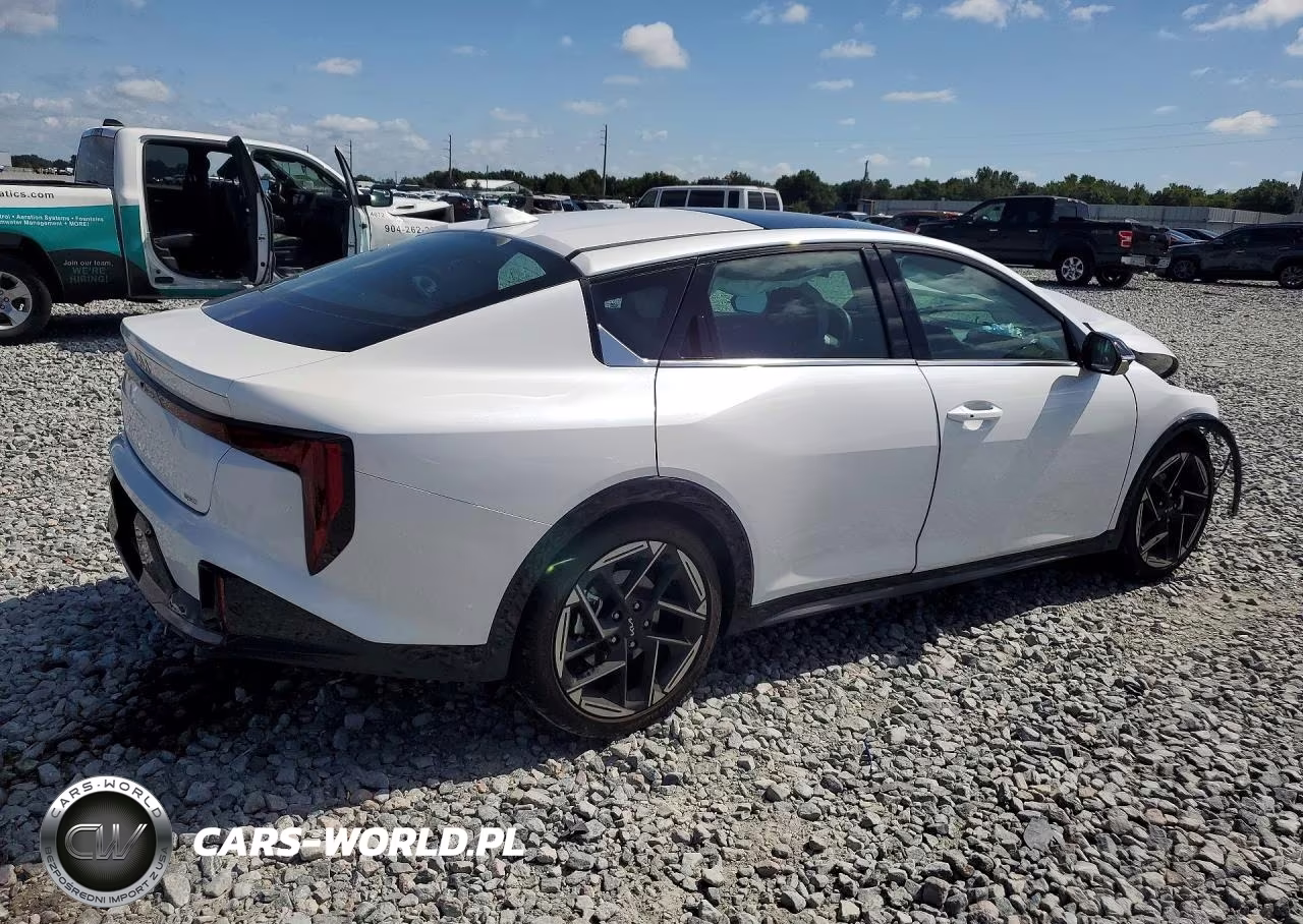2026 Kia K4 Gt Line VIN:3KPFW4DE1TE374618 - 3