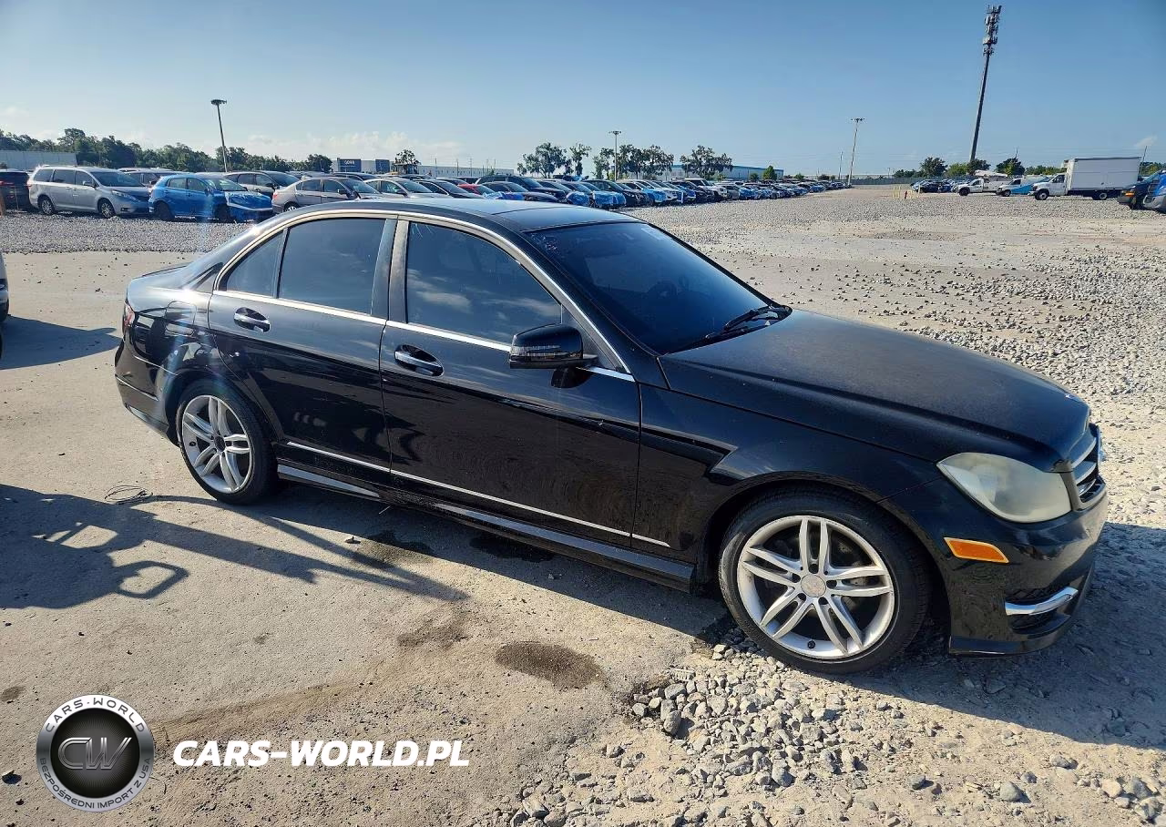 2014 Mercedes-Benz C 250 VIN:WDDGF4HB5EA952090 - 4