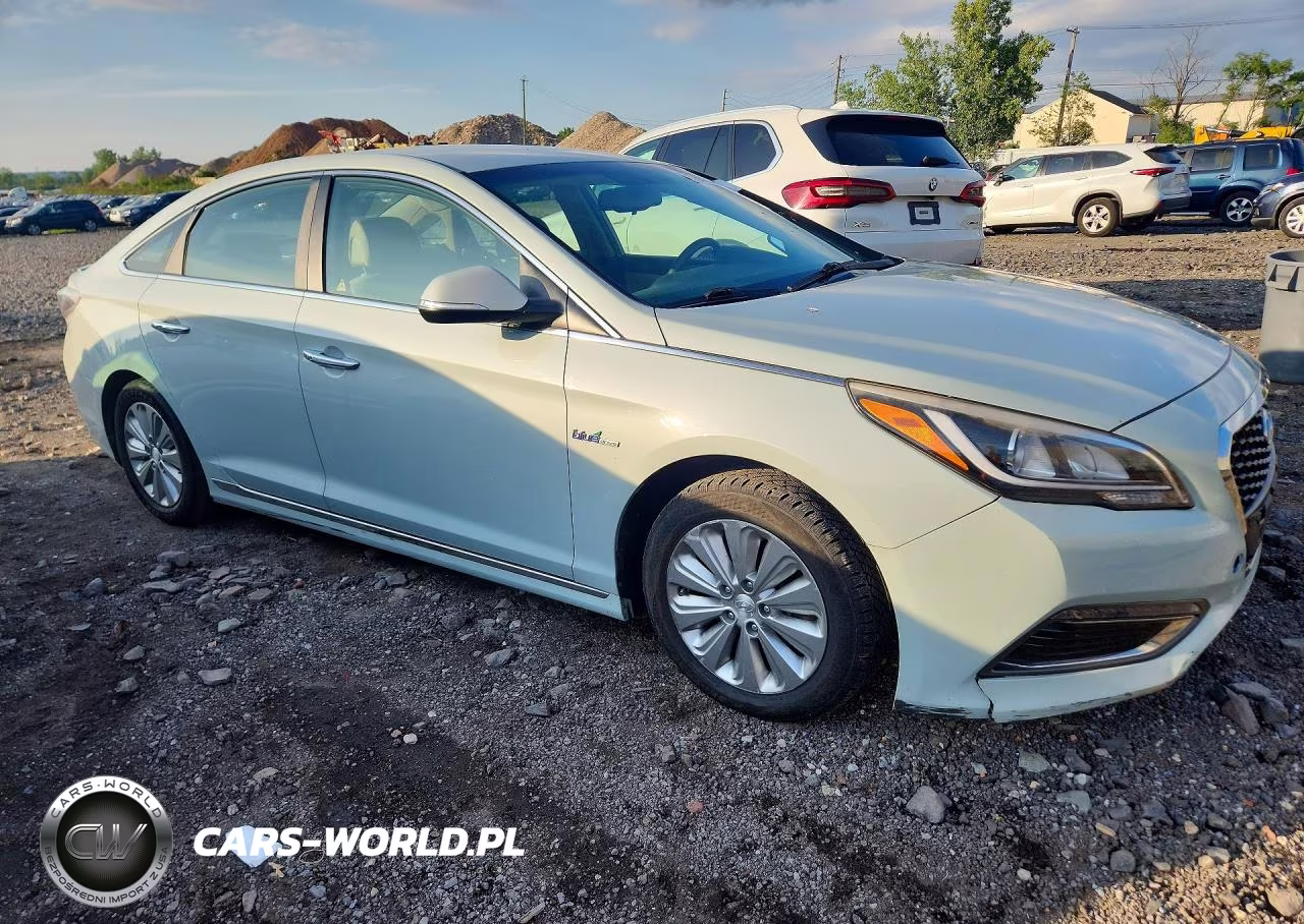 2016 Hyundai Sonata Hybrid Se VIN:KMHE24L12GA024487 - 4