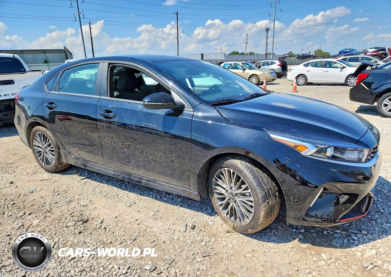 2023 Kia Forte Gt Line VIN:3KPF54AD3PE640144 - 4
