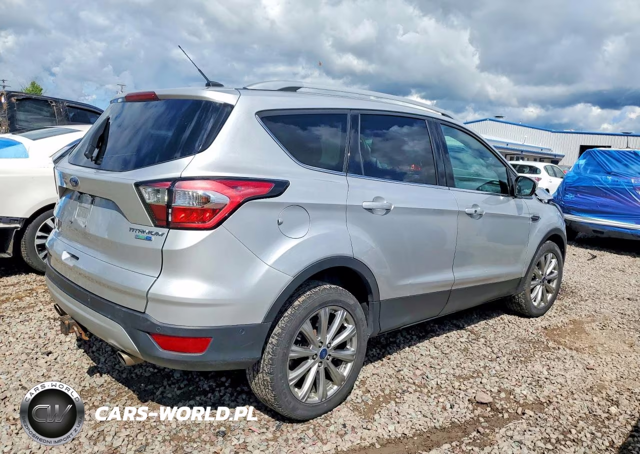 2017 Ford Escape Titanium VIN:1FMCU9J97HUE83148 - 3