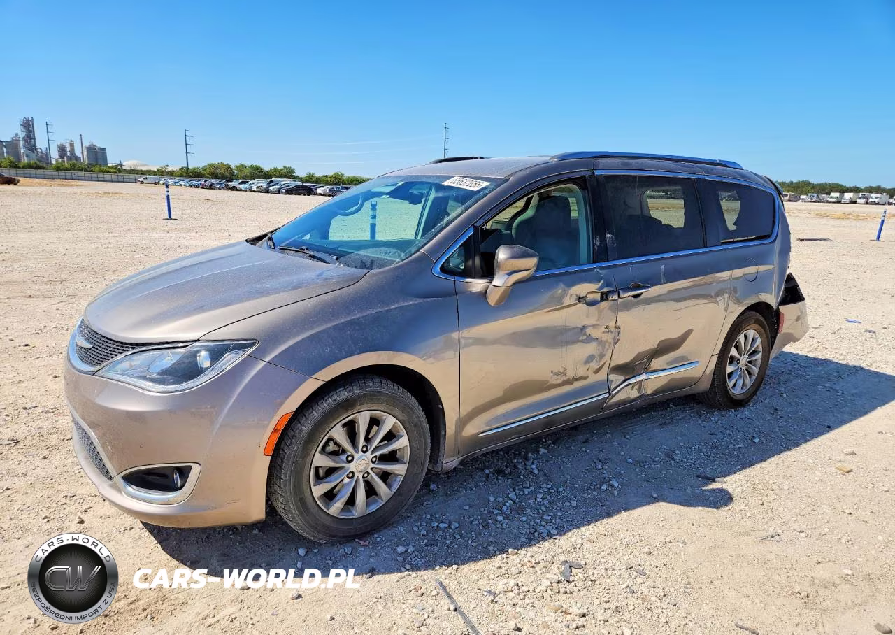 2018 Chrysler Pacifica Touring L VIN:2C4RC1BG2JR277366 - 1