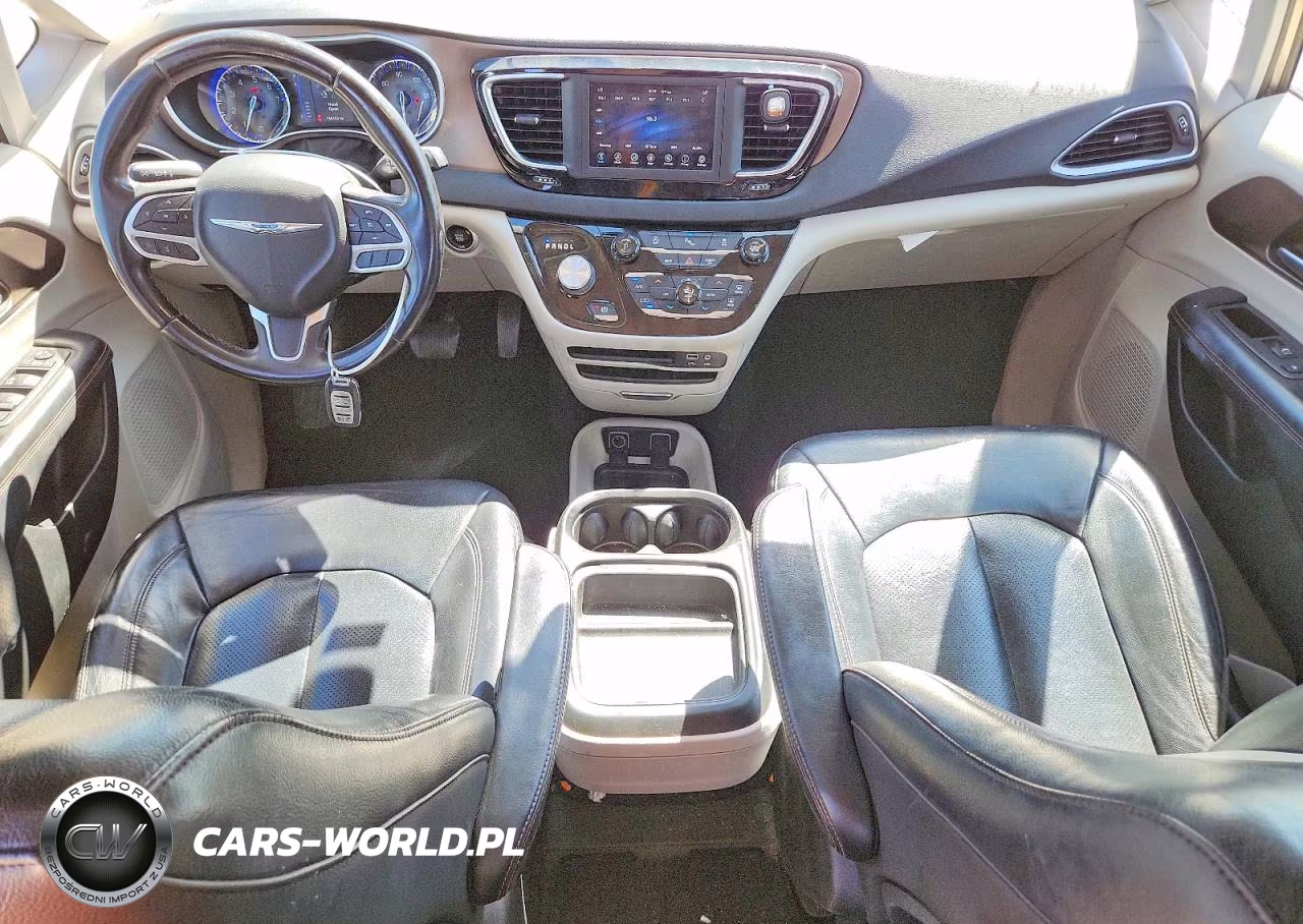 2018 Chrysler Pacifica Touring L VIN:2C4RC1BG2JR277366 - 8