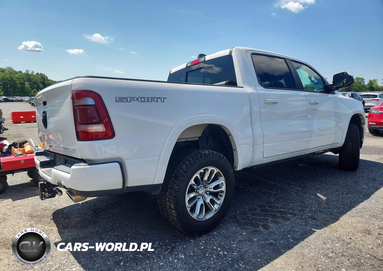 2021 Ram 1500 Laramie VIN:1C6SRFJT6MN785067 - 3