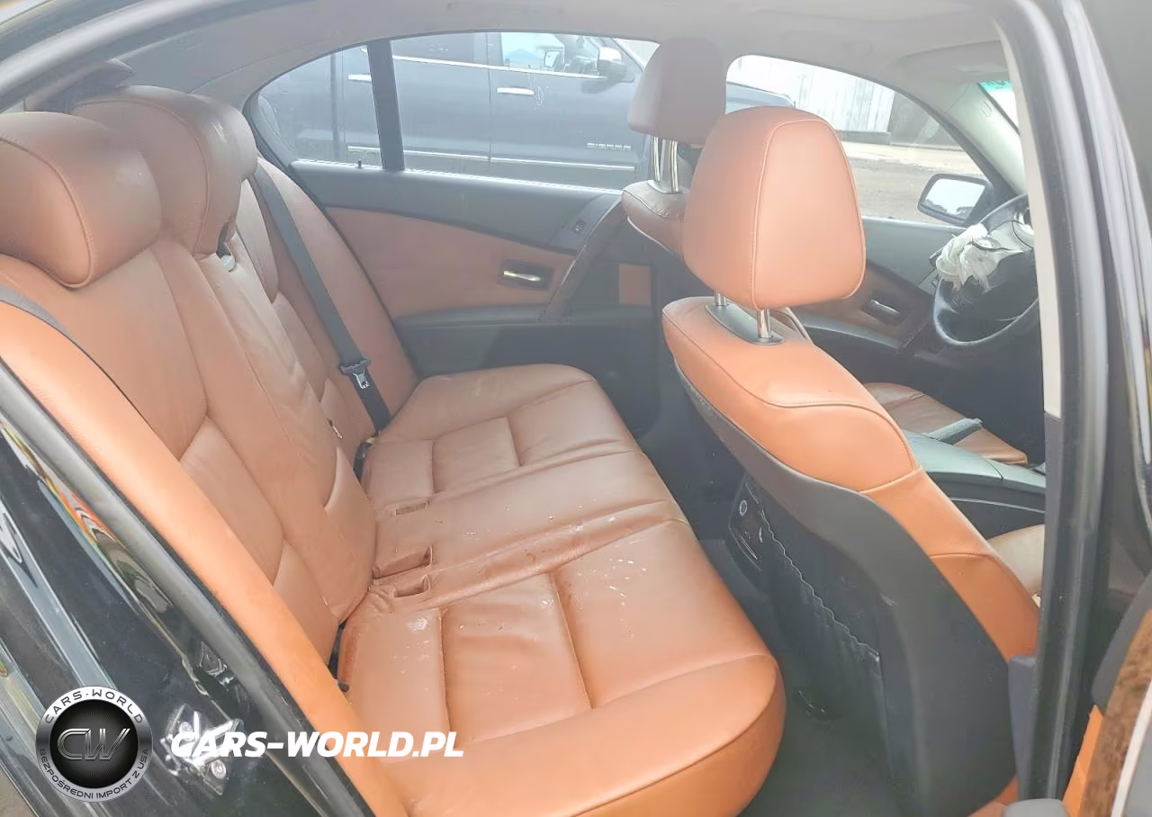 2007 BMW 530 Xi VIN:WBANF73587CU23614 - 10