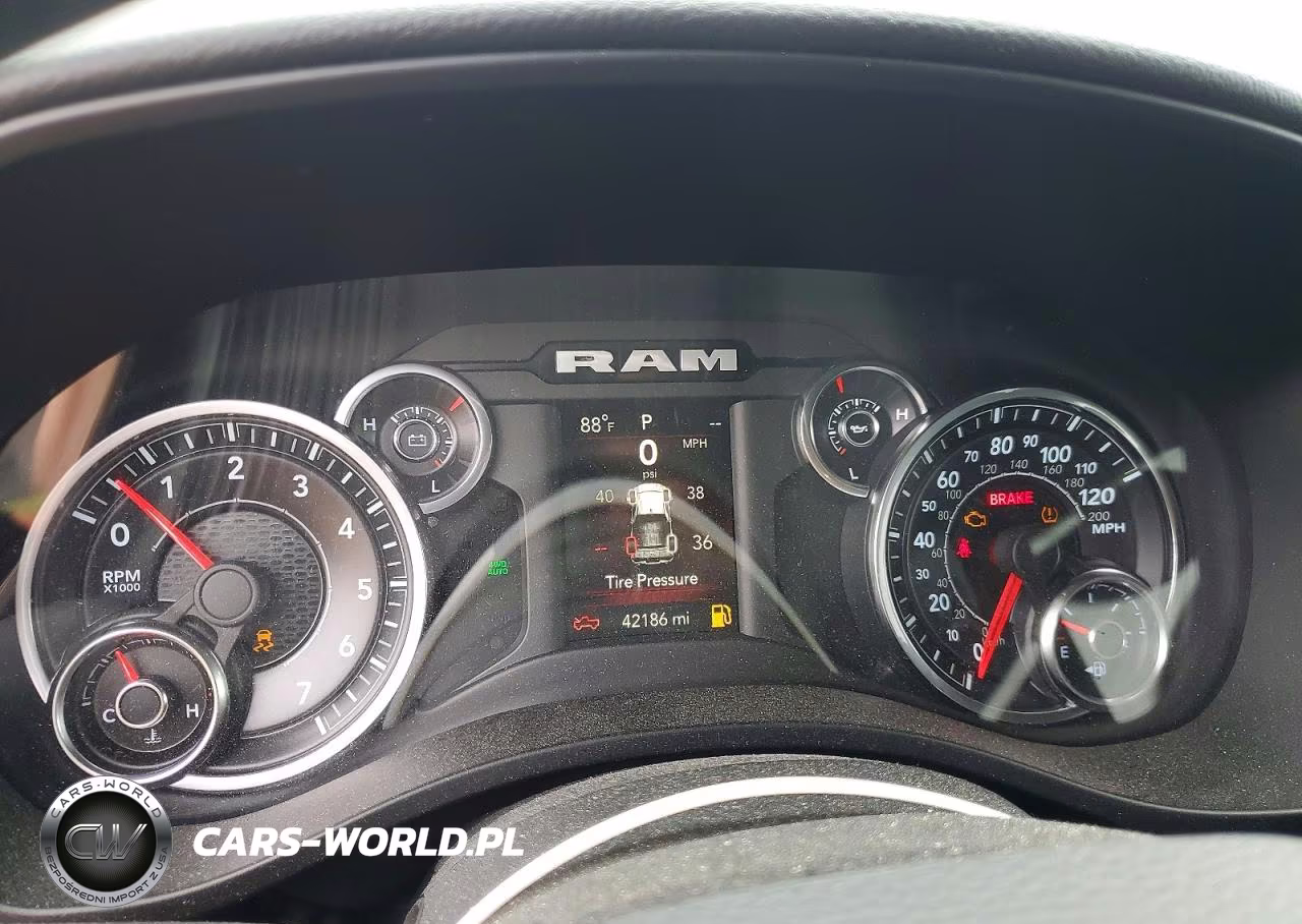 2019 Ram 1500 Big Horn-Lone Star VIN:1C6SRFFT2KN797657 - 9