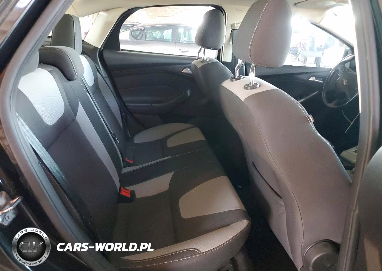 2012 Ford Focus Se VIN:1FAHP3F28CL351658 - 10