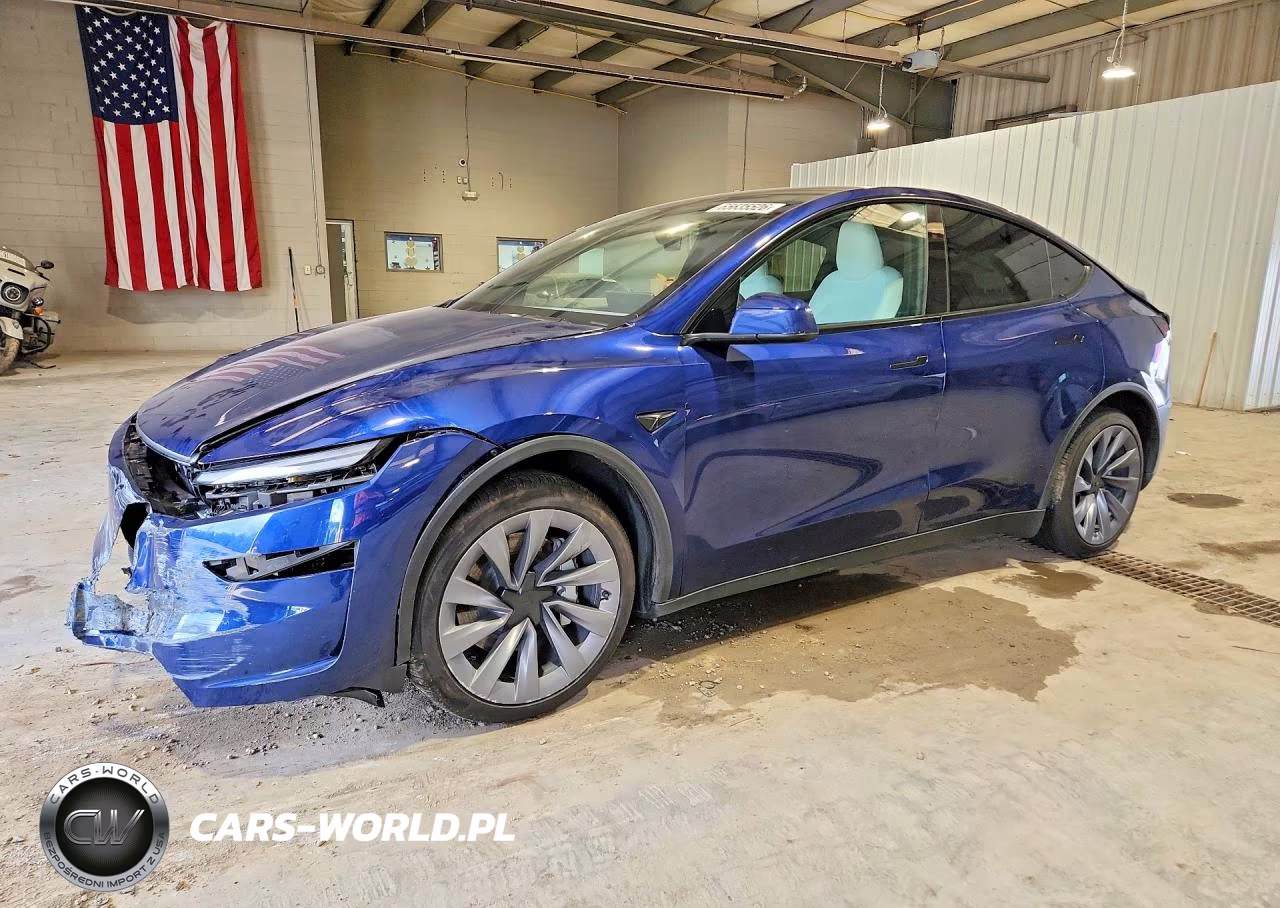 2026 Tesla Model Y – zdjęcie 1 z 13
