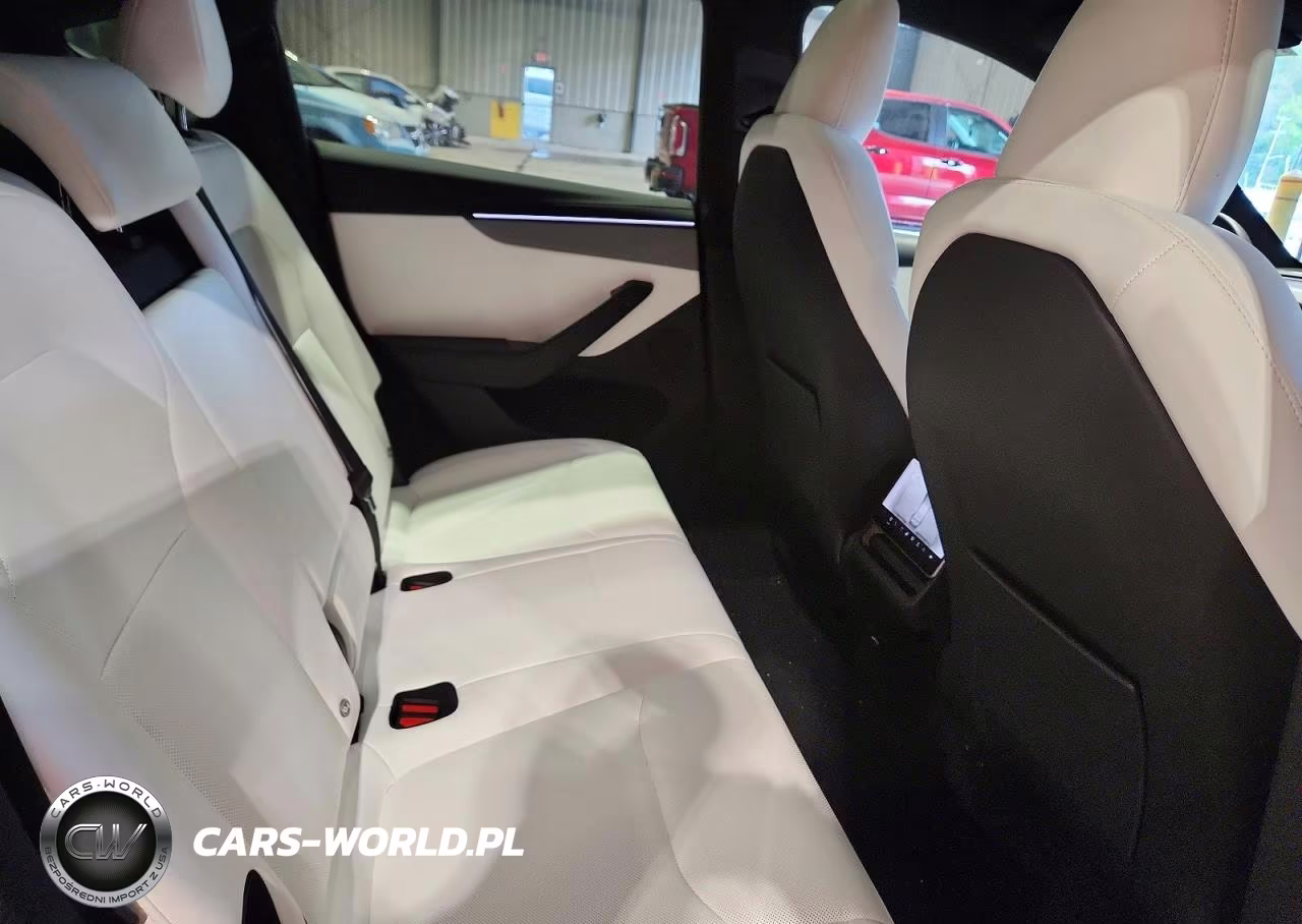 2026 Tesla Model Y VIN:7SAYGDEE7TF628933 - 10