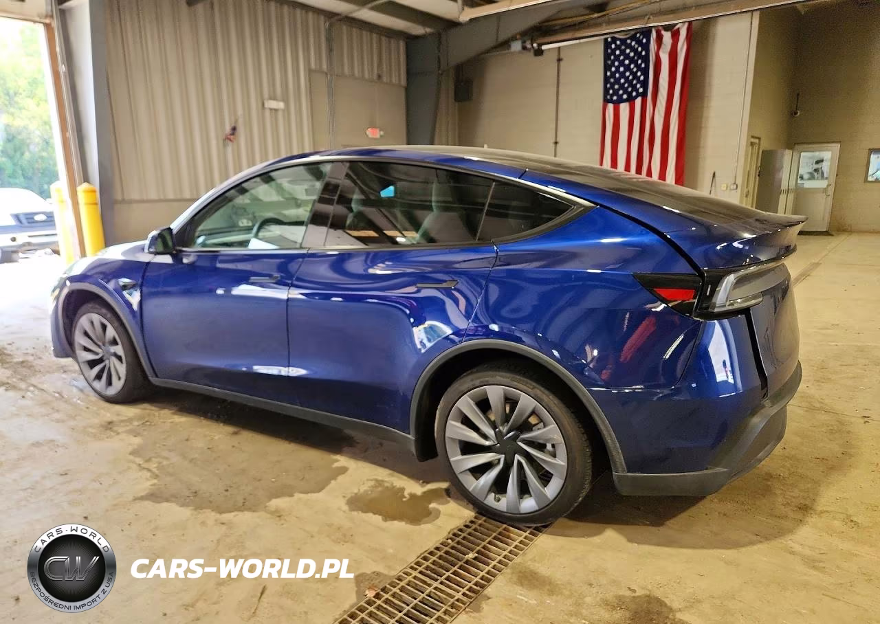 2026 Tesla Model Y VIN:7SAYGDEE7TF628933 - 2