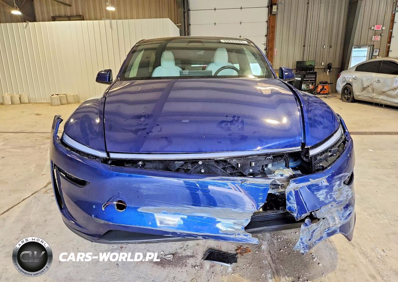 2026 Tesla Model Y VIN:7SAYGDEE7TF628933 - 5