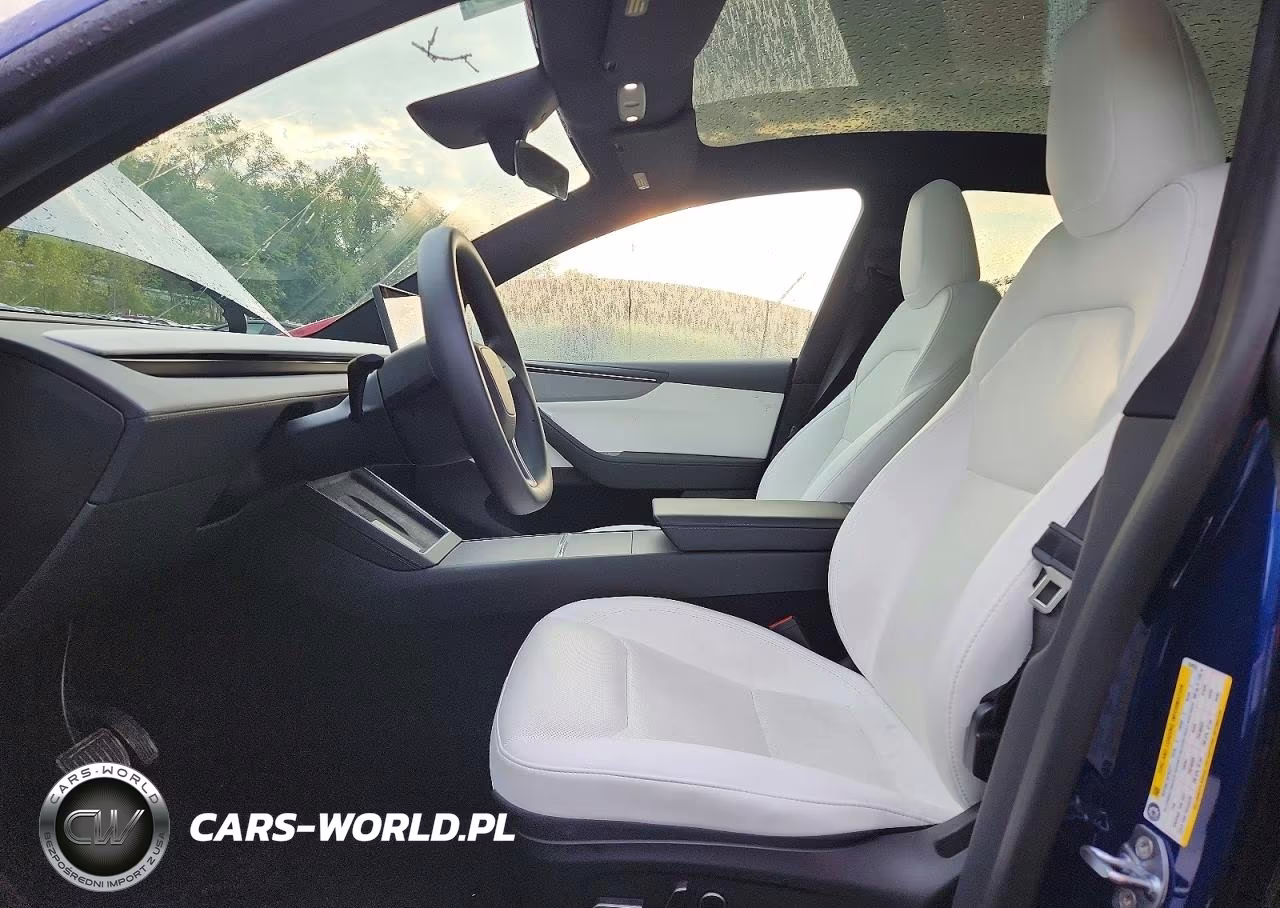 2026 Tesla Model Y VIN:7SAYGDEE7TF628933 - 7