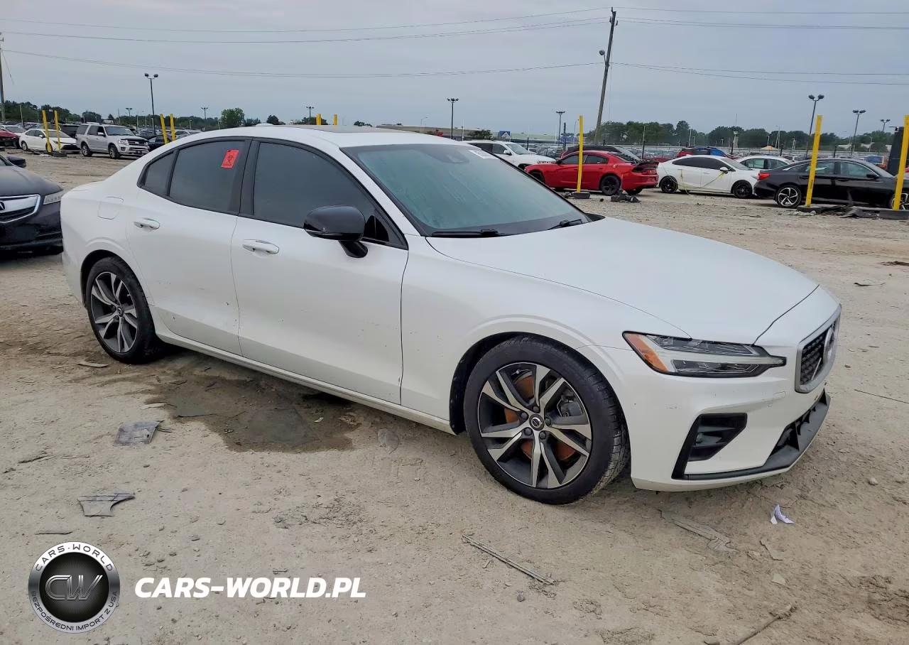 2019 Volvo S60 T6 R-Design VIN:7JRA22TM1KG016826 - 4