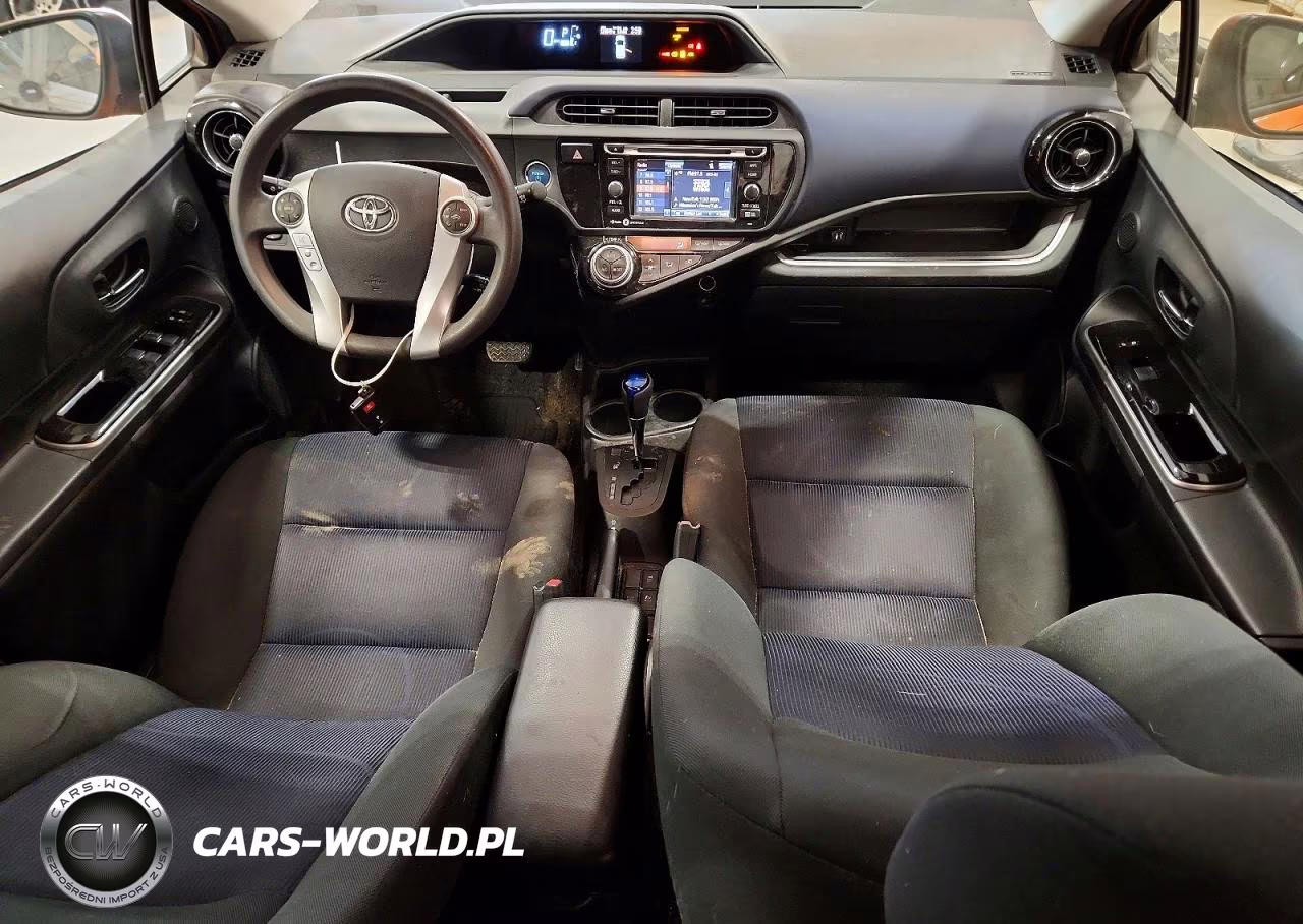 2015 Toyota Prius C Three VIN:JTDKDTB34F1111742 - 8