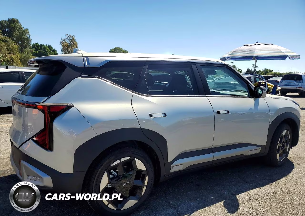 2027 Kia Seltos S VIN:KNDEL3D33V7015111 - 3